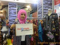 indonesia souvenirs and batik