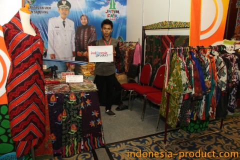visit the Madura Batik shop in Sampang