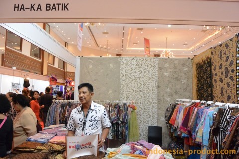 Ha-Ka Batik focuses on quality and providing the needs of professionals classy shirt and fabric