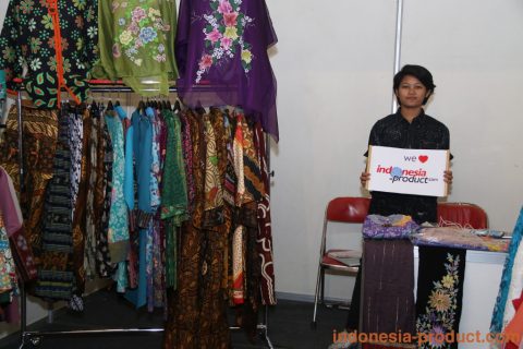 All products in Yuan Batik are made using good quality fabric and paint so that they are washable and not easily fade.