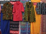 tenun-lucky-bajoe-najwa-03.jpg