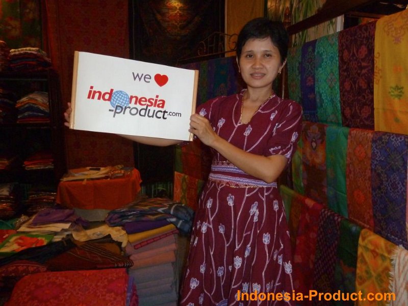 Heny-Rheban-Perajin-Tenun-Ikat-1