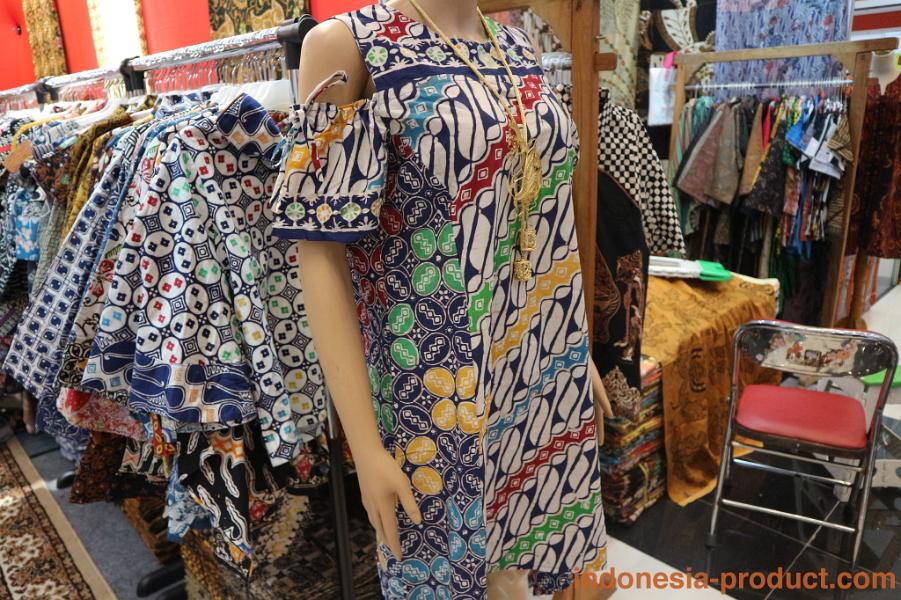 Batik-Esti-Collection-Solo-Fashion-Dress