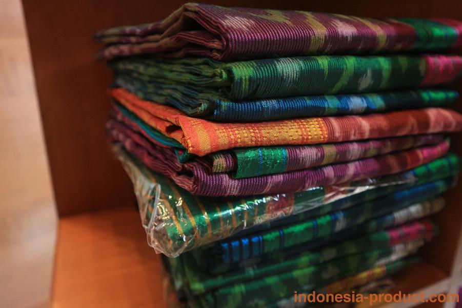 Dinas-Pariwisata-sarong-fabric