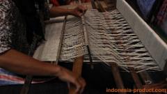 gringsing-batik-traditional-garment-fabric-05