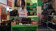 intako-handmade-bag-suitcase-wallet-belt-01