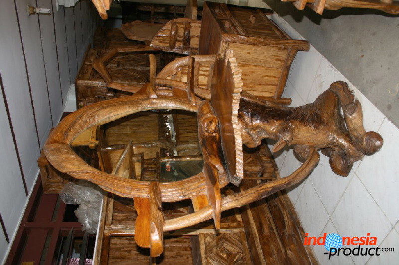 antique-furniture-20.jpg