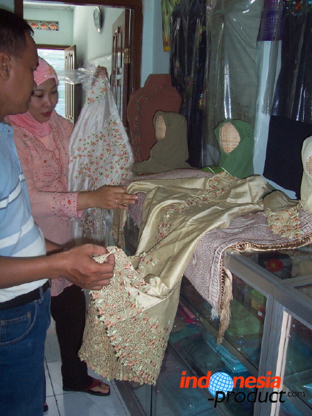 embroidery-crafts-b_1f86aab.jpg