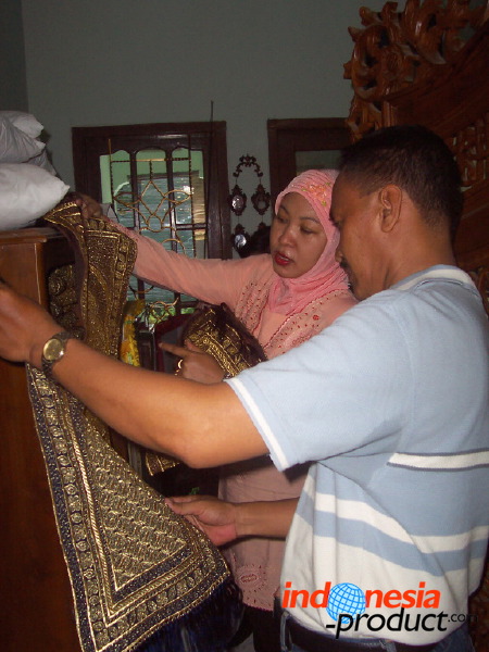 embroidery-crafts-b_1f86abc.jpg