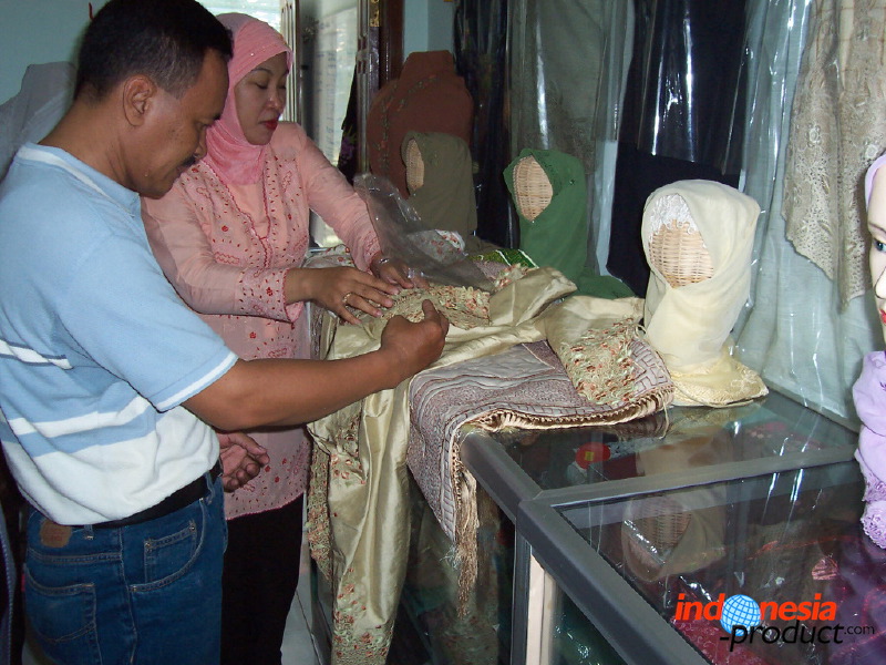 embroidery-crafts-b_1f86acf.jpg