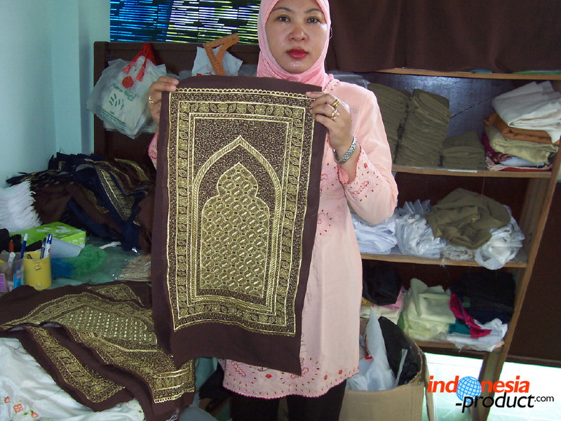 embroidery-crafts-b_1f86adb.jpg
