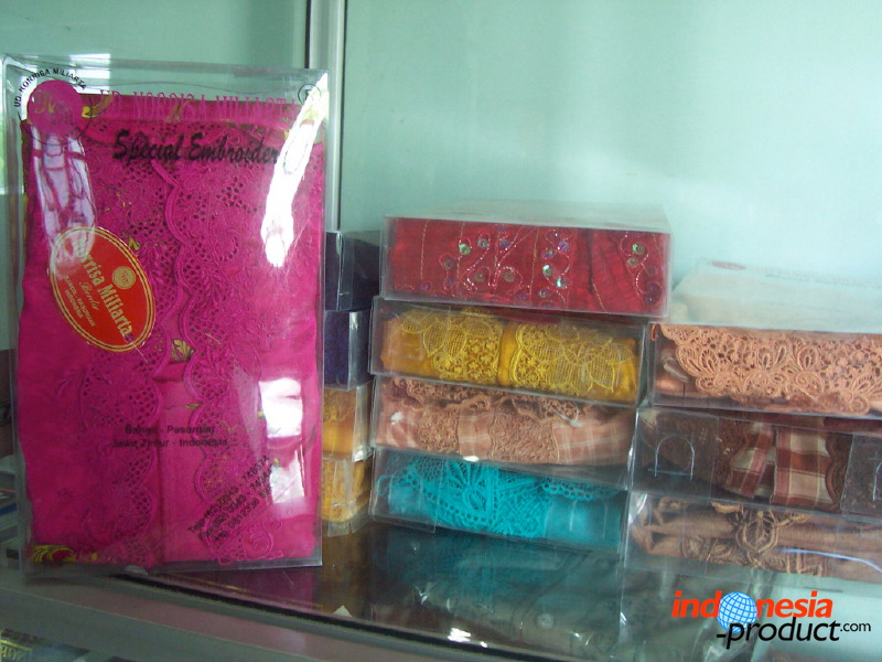 embroidery-crafts-b_1f86adf.jpg