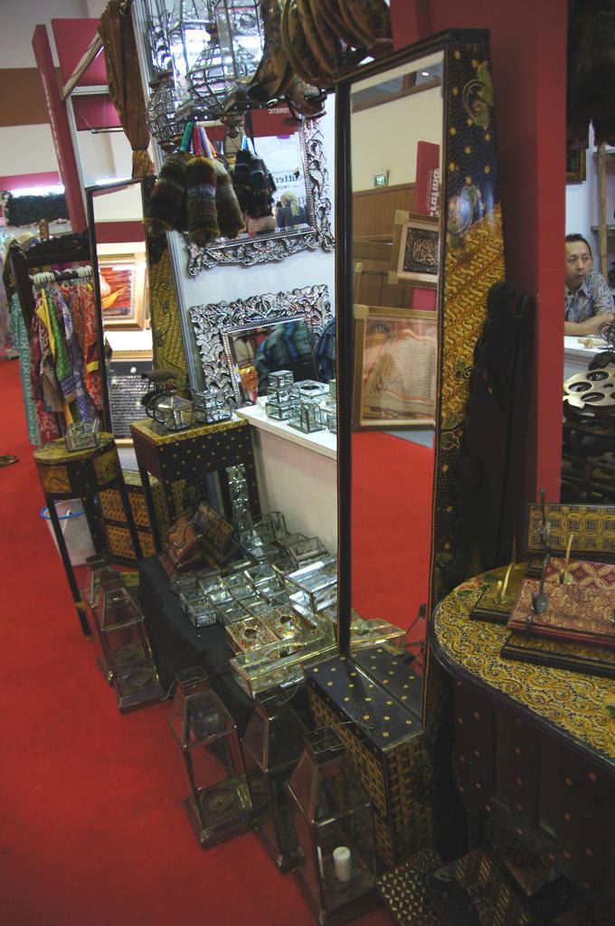 puri-art-glass4-ind_1c91a1b.jpg