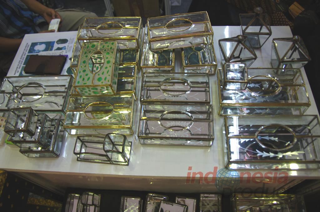 wardany-glass4-indo_1c91991.jpg