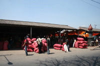 red-onion-market-18