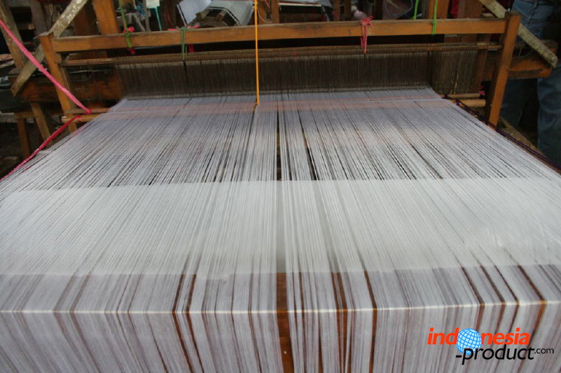 tenun-ikat-01.jpg