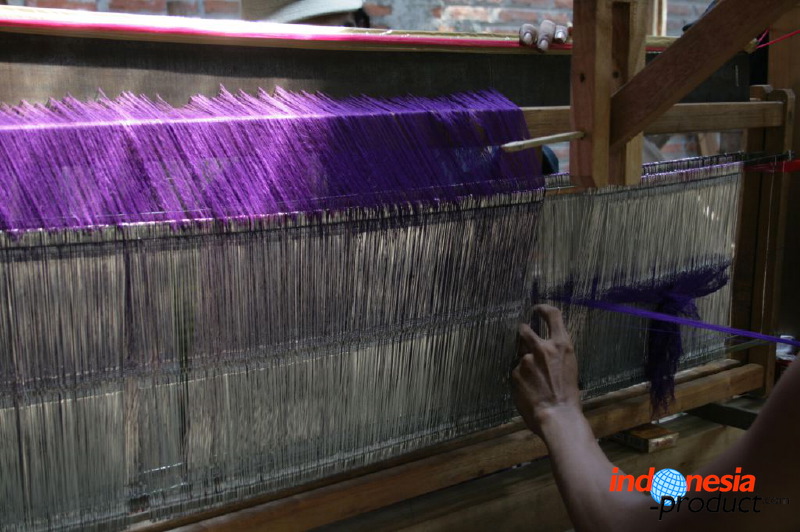 tenun-ikat-03.jpg