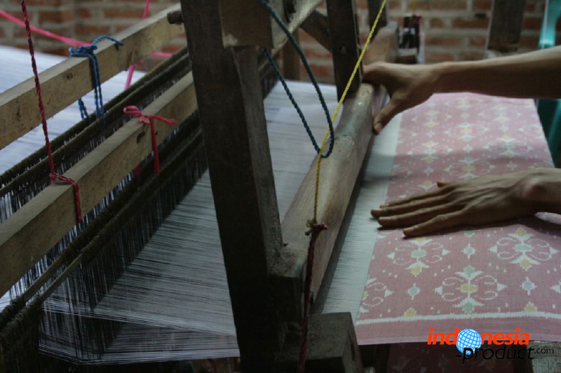 tenun-ikat-04.jpg