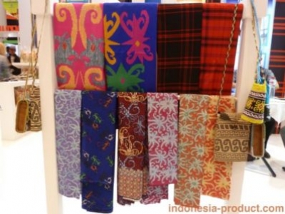 Tajong: The Exotic Sarong or Woven Fabrics From Samarinda