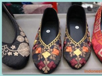 Unique And Beautiful Handmade Embroidery Shoes