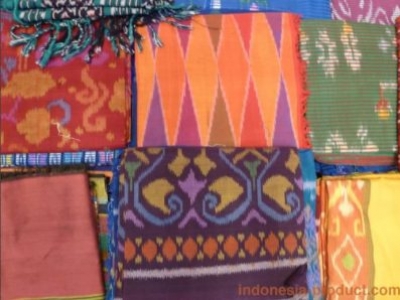 Weaving Fabrics in Indonesia Come in Various Motives