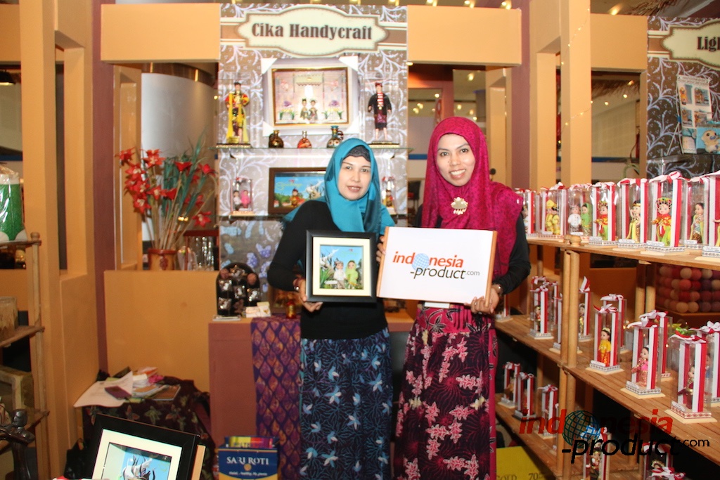 Cika Handicraft is the souvenir shop in Surabaya, East Java