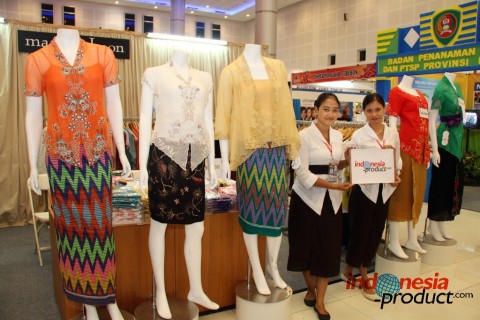 find your trully kebaya and knit wear special from Bali island in this shop