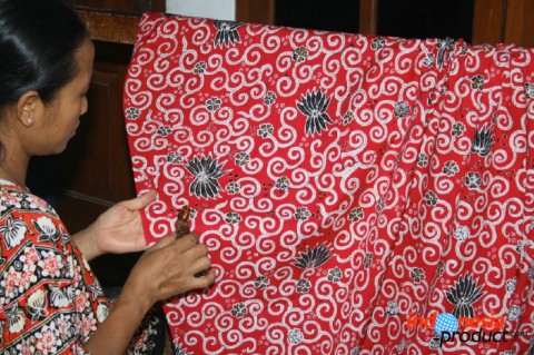 Sekar Jagat is one of Indonesian batik motifs which contains the meaning of beauty and fairness