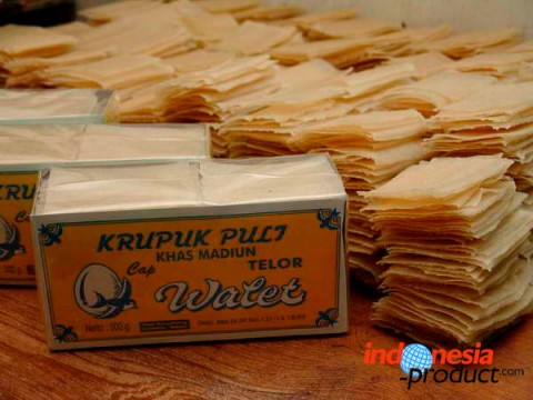 Puli cracker is food and souvenir typical of Magetan that must be purchased while visiting this location