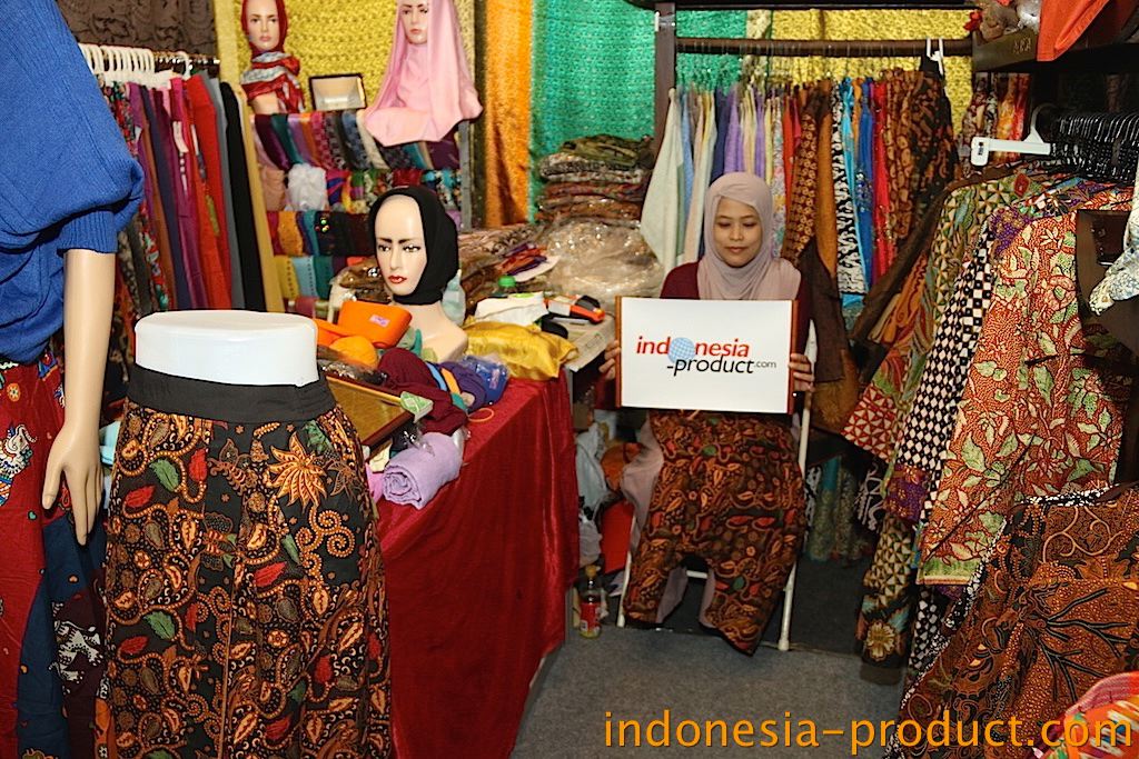 All the products here are handmade Batik with variety motifs and colors with color batik cloth both sides are equal and more shine
