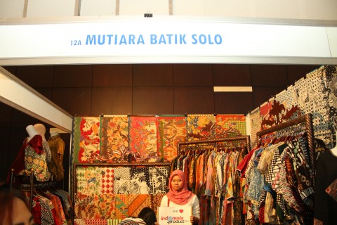 Mutiara Batik - The Boutique and Wholesaler of Variety Batik Shirts and Fabrics from Solo, Central Java