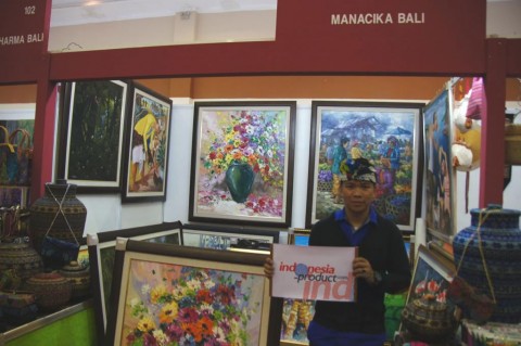 Manacika Art Gallery is one handicraft center in Bali that sell many various kinds of Bali handicraft like art painting and beads craft