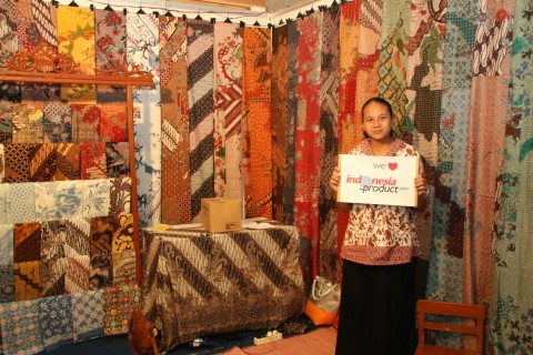 Some of Putri Nabila Batik products are all kind of Batik fabrics and clothes in various models and techniques (print, stamp, drawing)