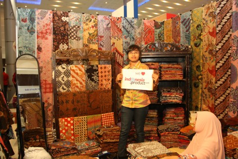 Dian Kencana is one of Solo Batik workshop in Mangkubumen that offer unique and fashionable Batik products