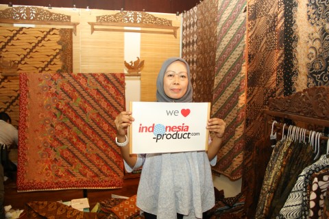 Located in Sragen regency, Central Java, the workshop offers you various kind of Batik