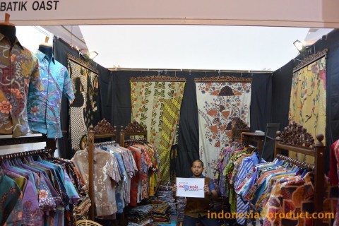  In addition to batik cloth, Batik Oast also provides various kinds of batik fabric with unique batik motifs from various regions in Indonesia