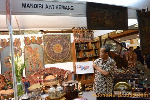Rakuji House has production houses and shops in the area of ââKemang in South Jakarta, and had existed for more than 10 years.
