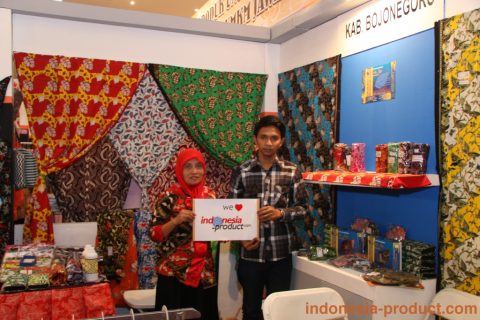 Batik Jenegoroan has a unique motif that distinguishes the hue or motif batik in Indonesia. 