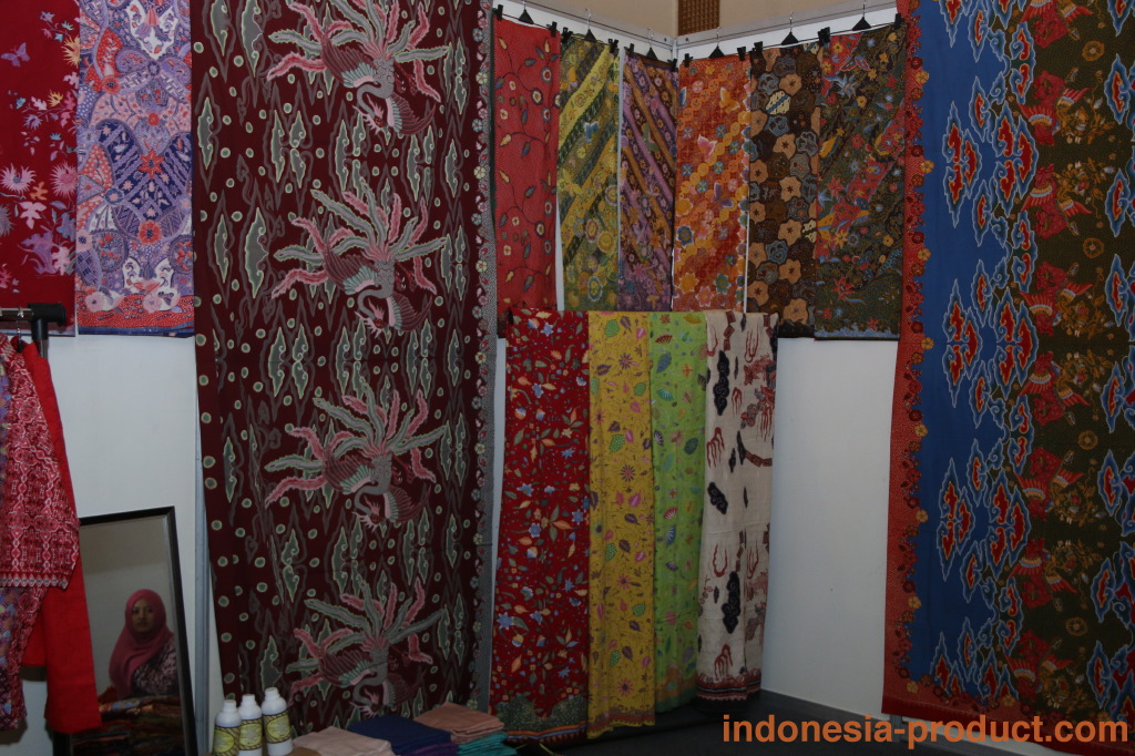 Yusri Batik choose Cirebon batik as its batik products because there are various motifs of Cirebon Batik