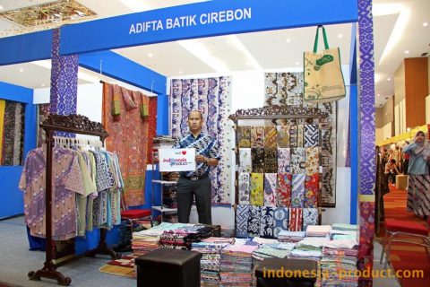 This batik workshop produces many handwriting batik fabric and cloth with variety beautiful and flashy motifs and colors.